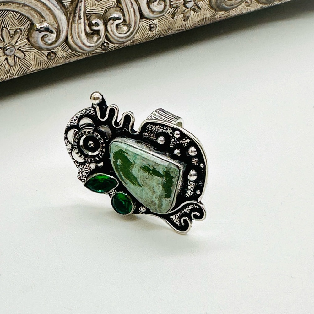 Statement Silver Green Stone Rhinestone Ring - image 1